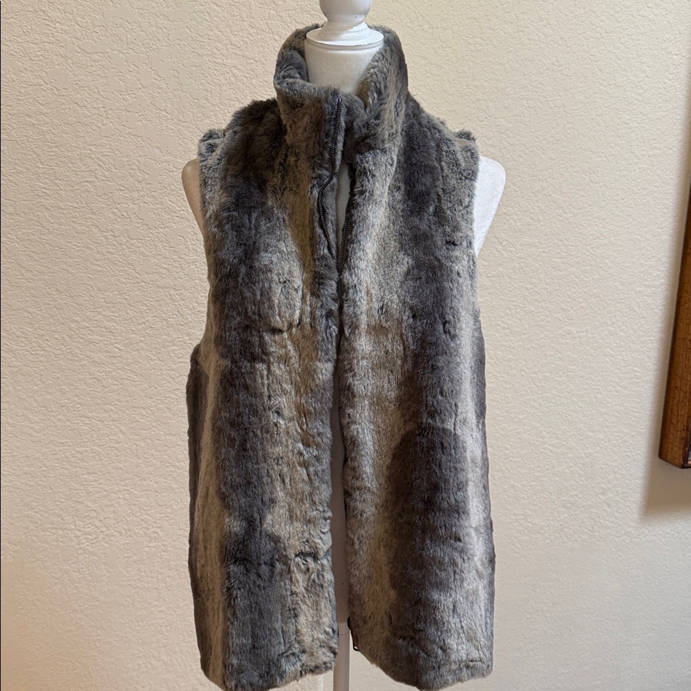 Elegant Gray Faux Fur Vest